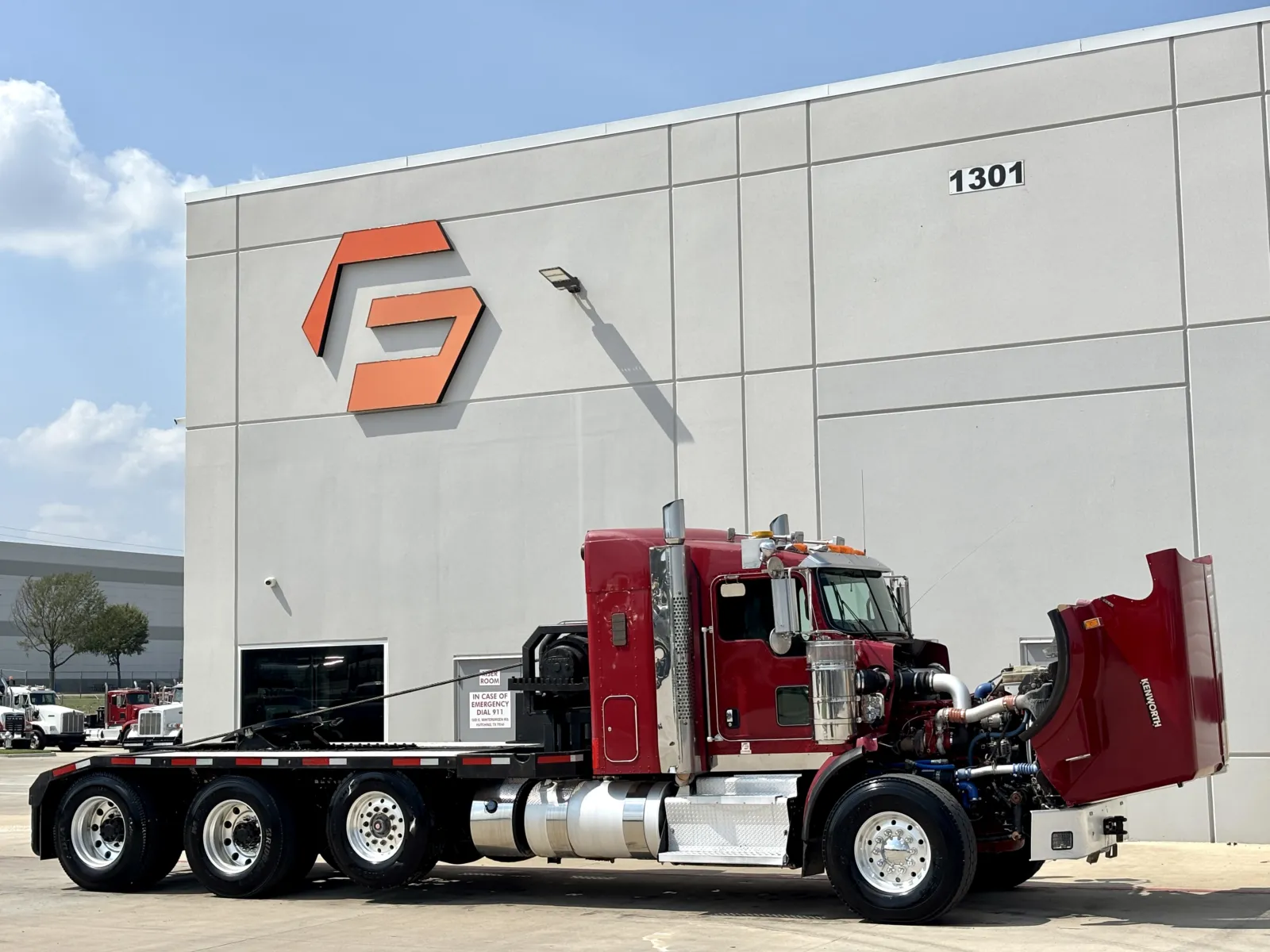 2012 Kenworth T800 - image 9