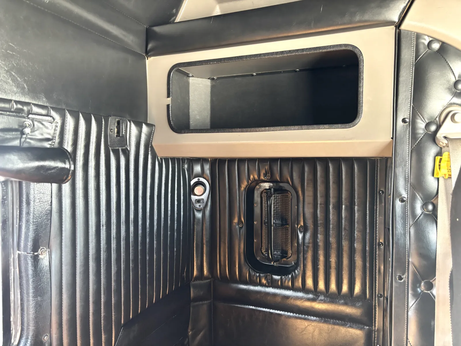 2012 Kenworth T800 - image 23