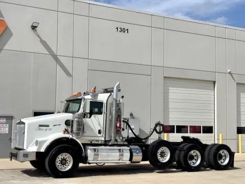 Photos of 2016 KENWORTH T800 for sale in Hutchins, TX at Forge Truck Centers - Texas