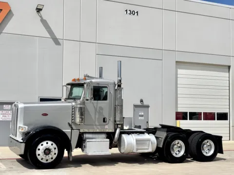 Photos of 2009 PETERBILT 388 for sale in Hutchins, TX at Forge Truck Centers - Texas