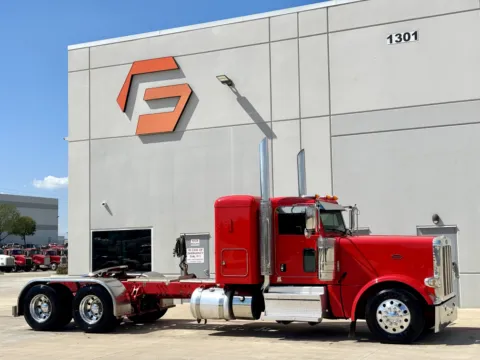 2020 PETERBILT 389 for sale in Hutchins, TX