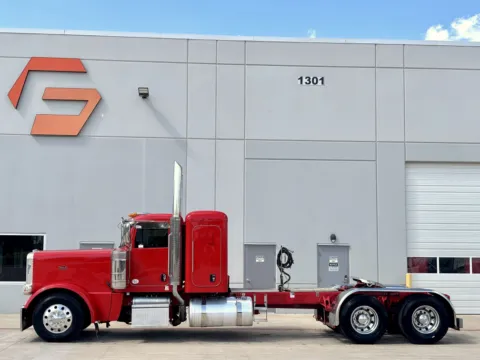 More photos of 2020 PETERBILT 389 at Forge Truck Centers - Texas, TX