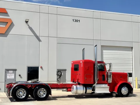 More photos of 2020 PETERBILT 389 at Forge Truck Centers - Texas, TX