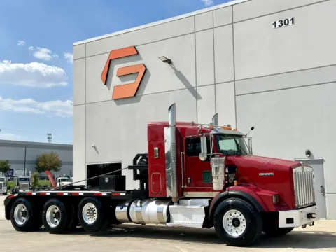 2012 KENWORTH T800 for sale in Hutchins, TX