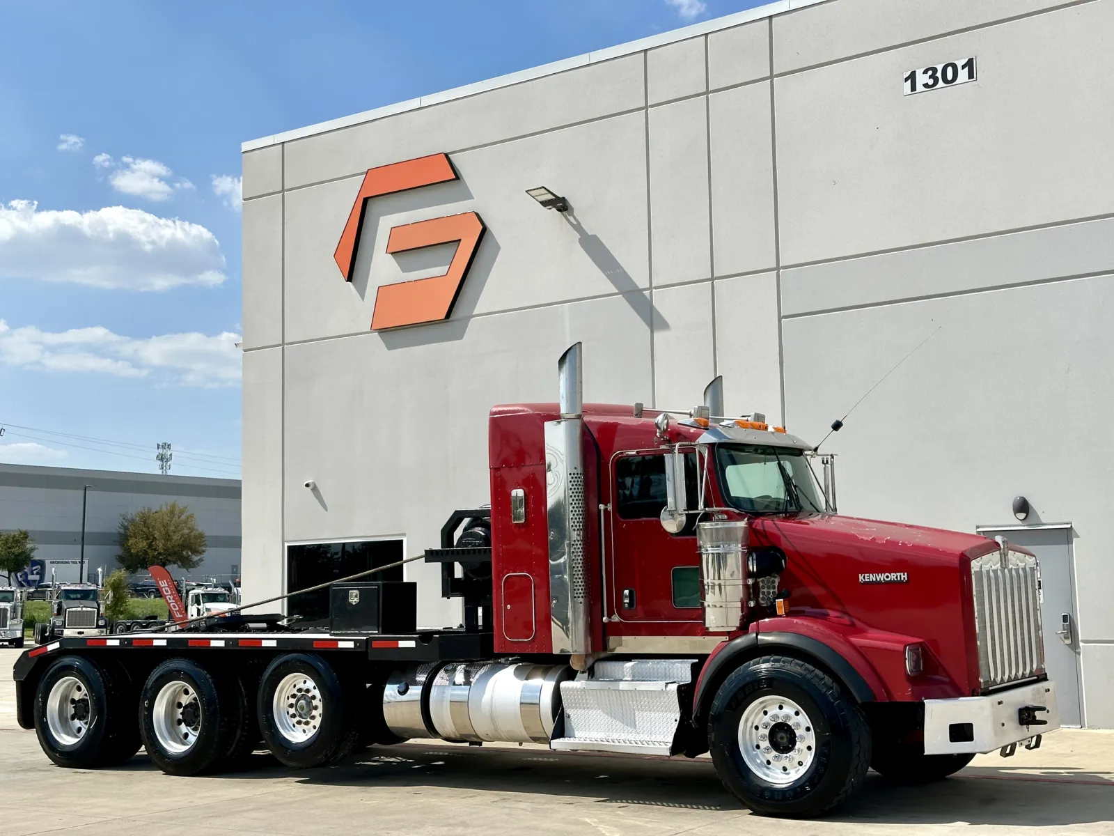 2012 KENWORTH T800 for sale in Hutchins, TX