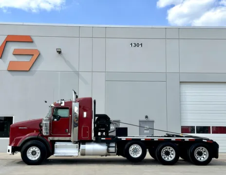 More photos of 2012 KENWORTH T800 at Forge Truck Centers - Texas, TX