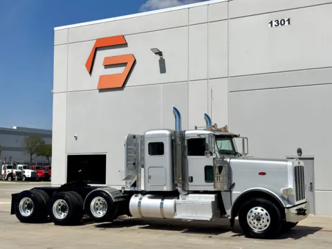 2013 PETERBILT 388 for sale in Hutchins, TX