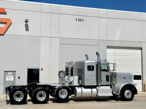 More photos of 2013 PETERBILT 388 at Forge Truck Centers - Texas, TX