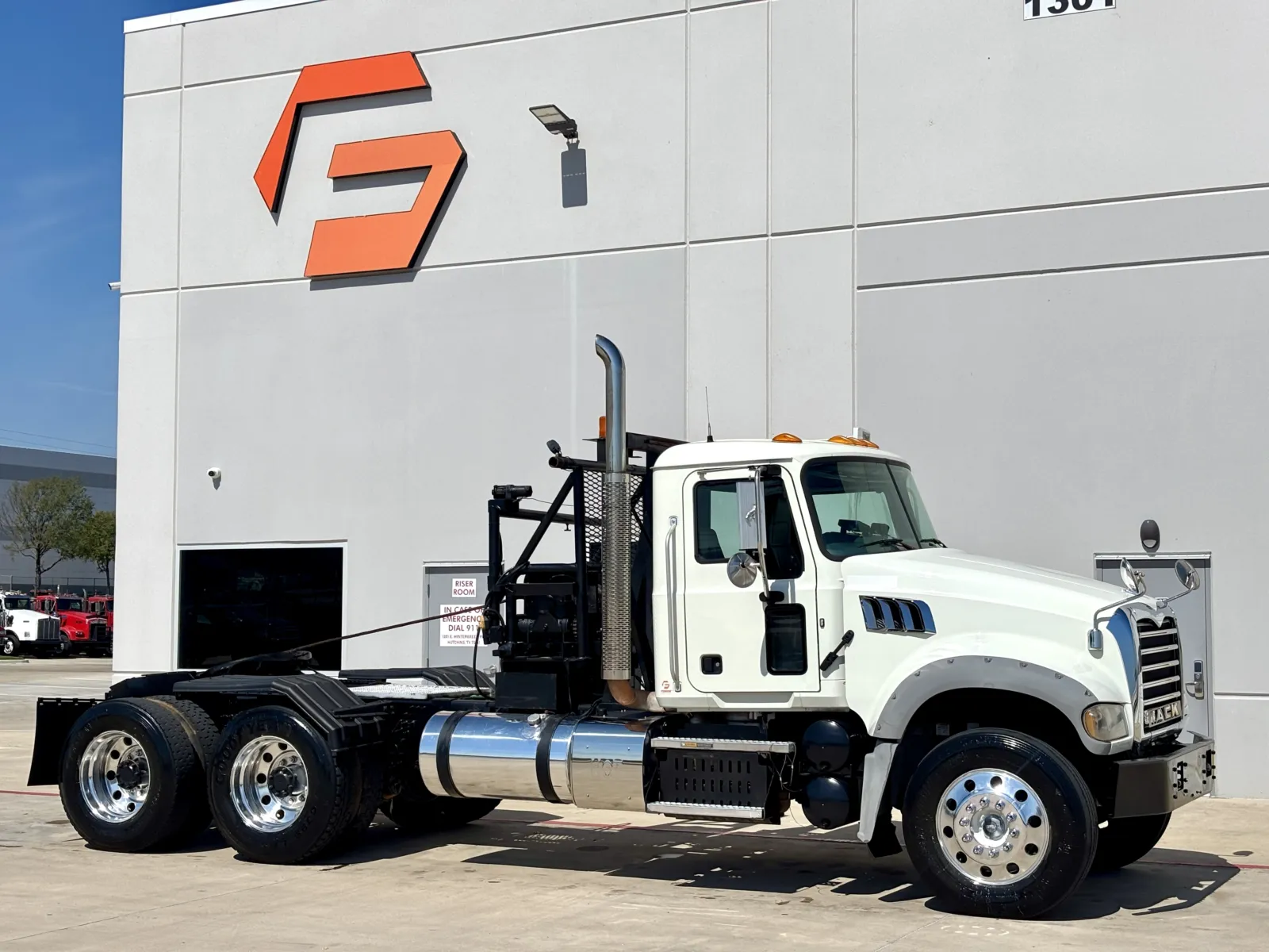 2015 MACK GU713 for sale in Hutchins, TX