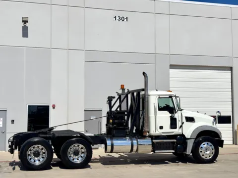 More photos of 2015 MACK GU713 at Forge Truck Centers - Texas, TX