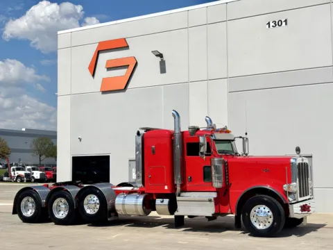2018 PETERBILT 389 for sale in Hutchins, TX