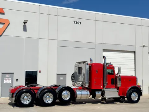 More photos of 2018 PETERBILT 389 at Forge Truck Centers - Texas, TX