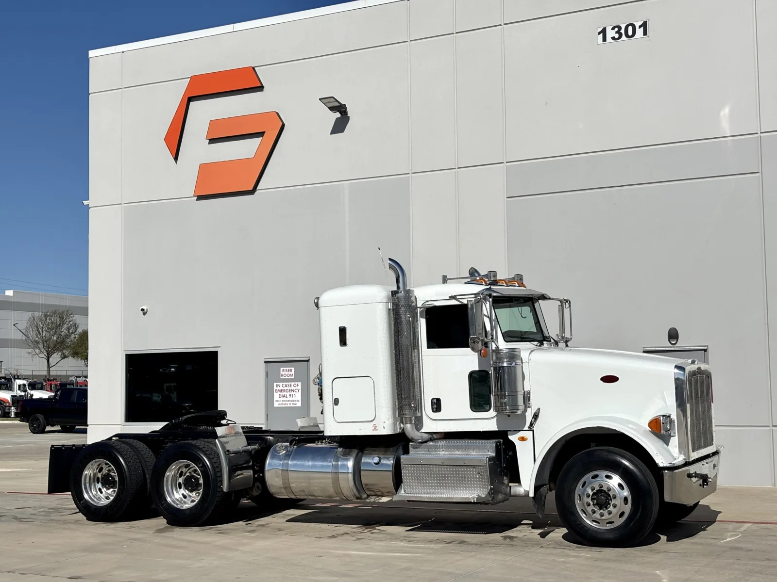 2013 PETERBILT 367 for sale in Hutchins, TX