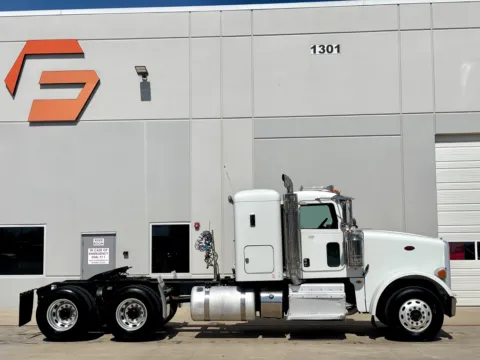Another view of 2013 PETERBILT 367 for sale in Hutchins, TX at Forge Truck Centers - Texas
