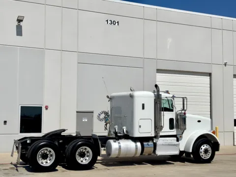 More photos of 2013 PETERBILT 367 at Forge Truck Centers - Texas, TX