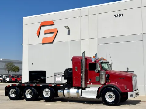 2012 KENWORTH T800 for sale in Hutchins, TX
