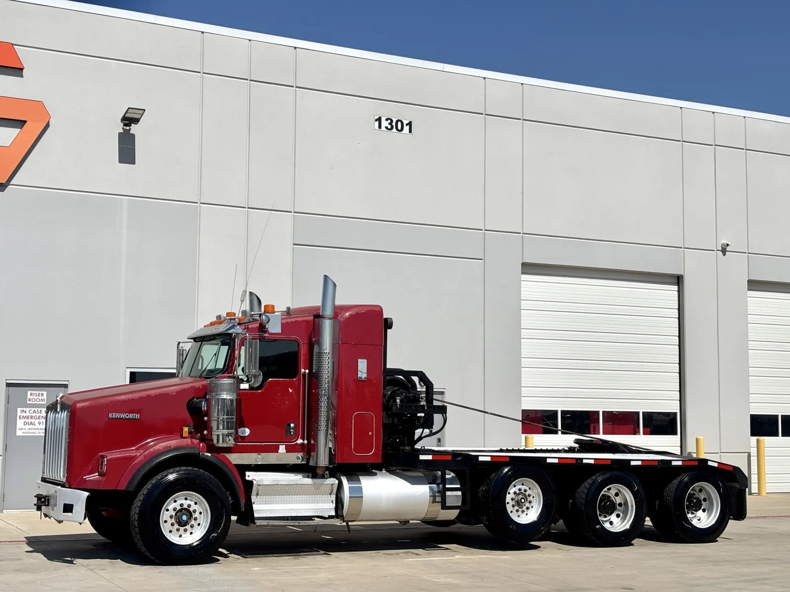 2012 Kenworth T800 - image 2