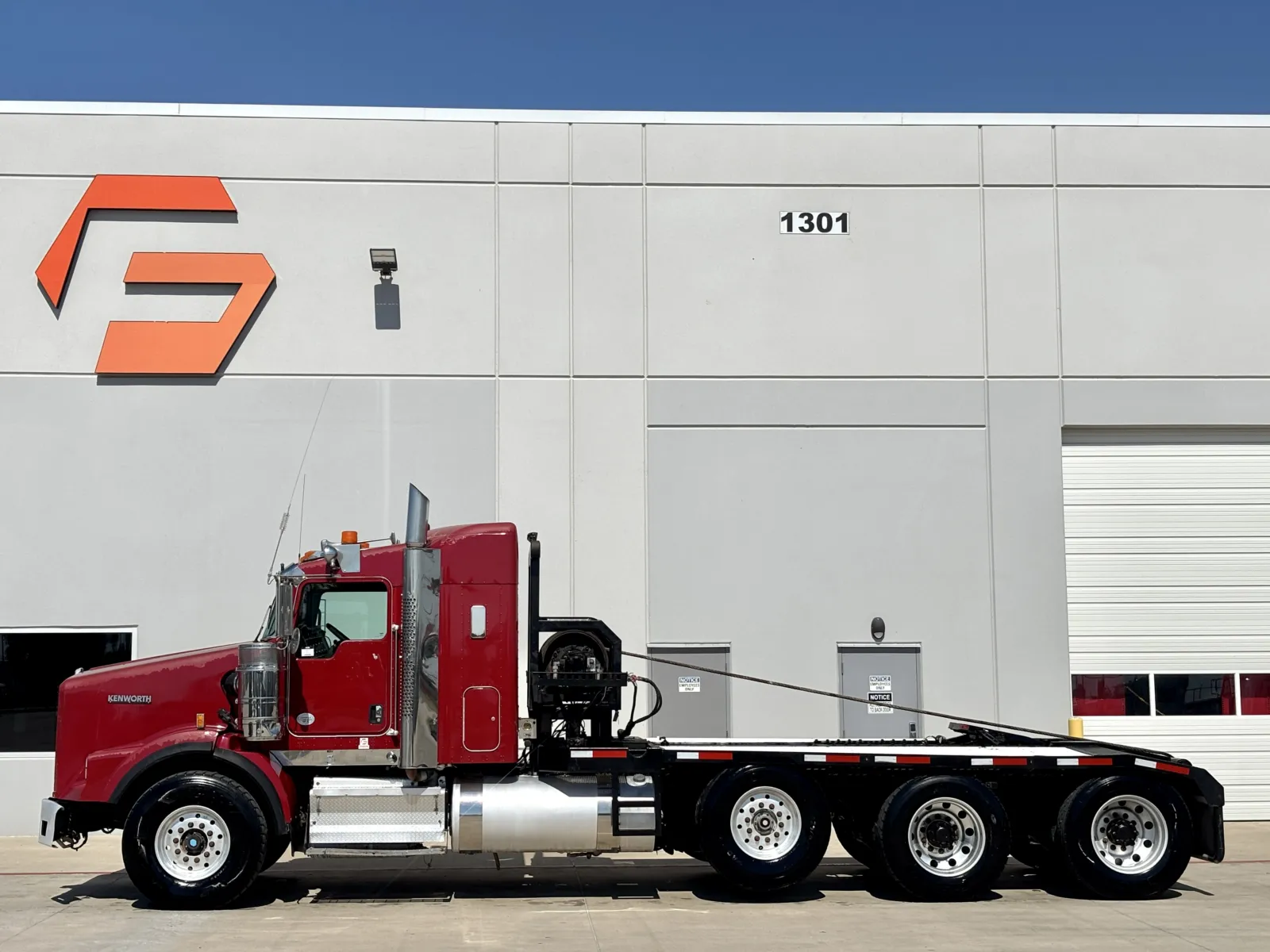 2012 Kenworth T800 - image 4