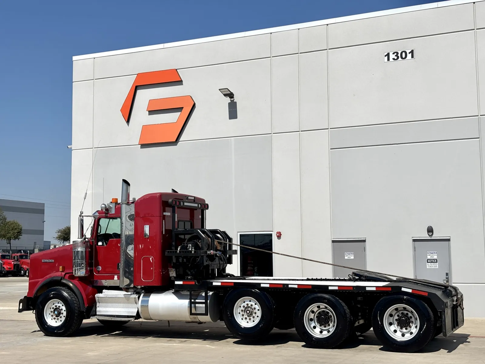 2012 Kenworth T800 - image 6