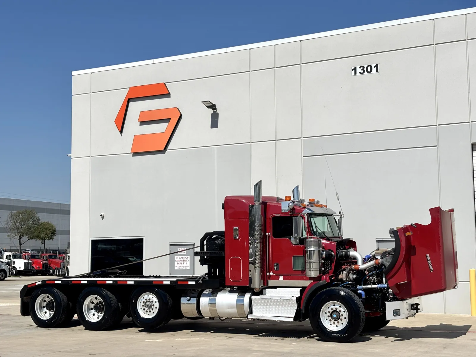 2012 Kenworth T800 - image 9