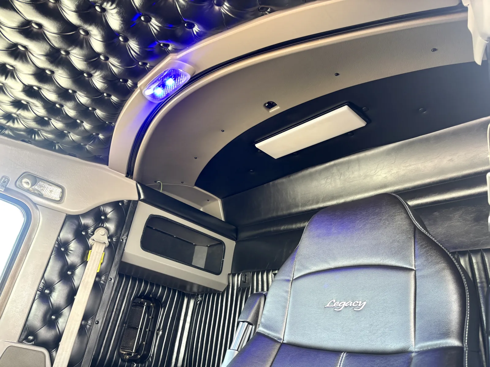 2012 Kenworth T800 - image 20