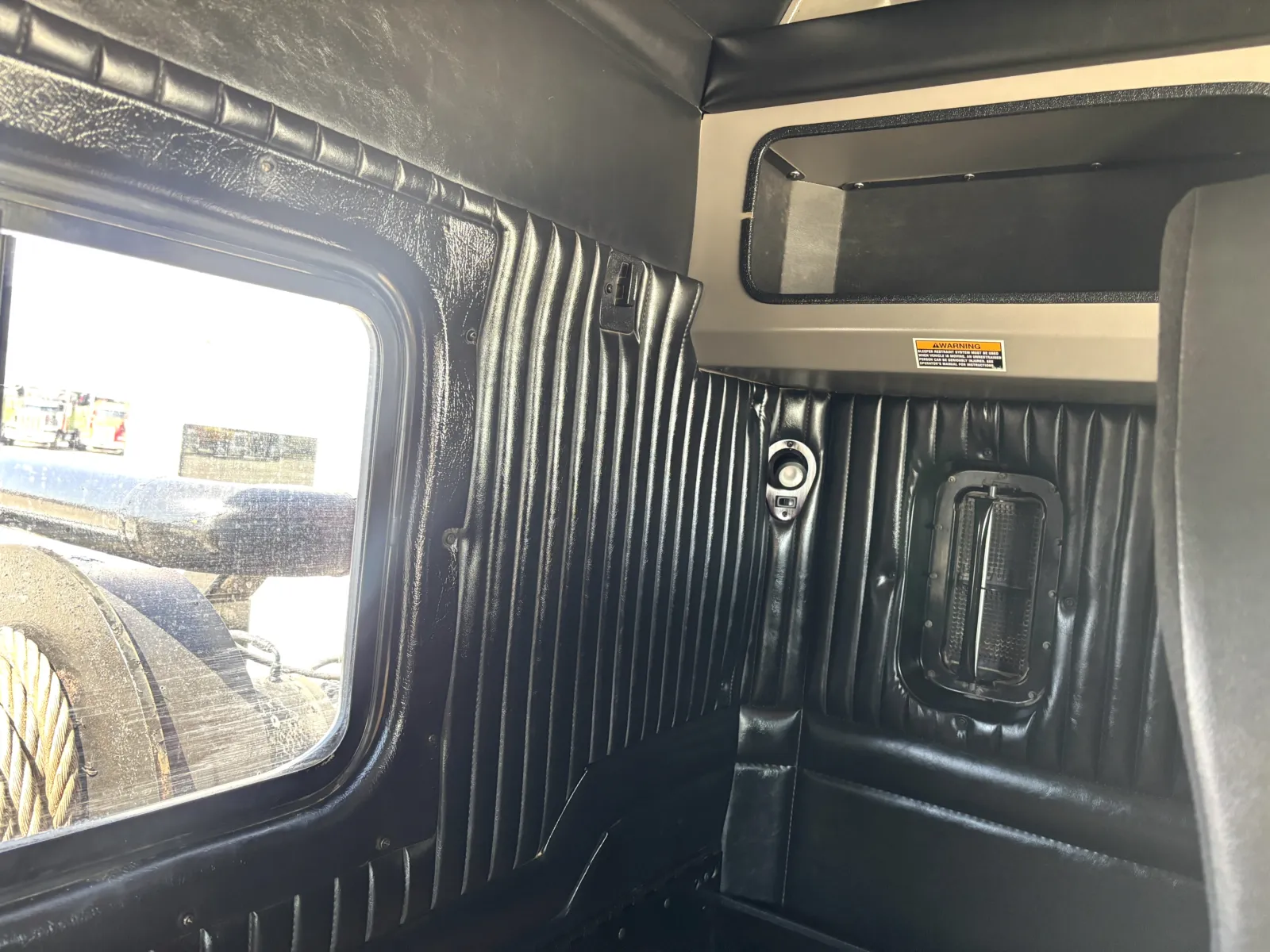 2012 Kenworth T800 - image 24