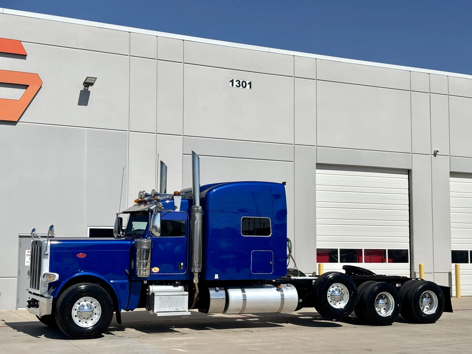 2024 Peterbilt 389 - image 2