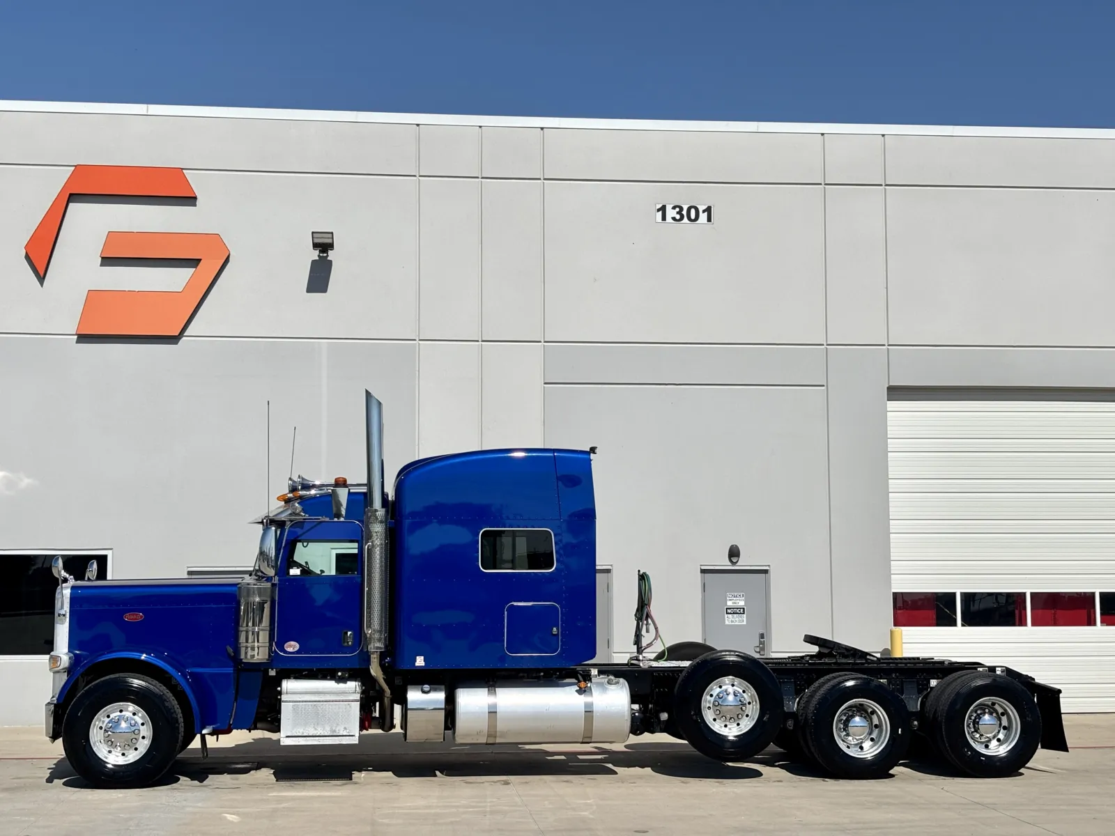 2024 Peterbilt 389 - image 4