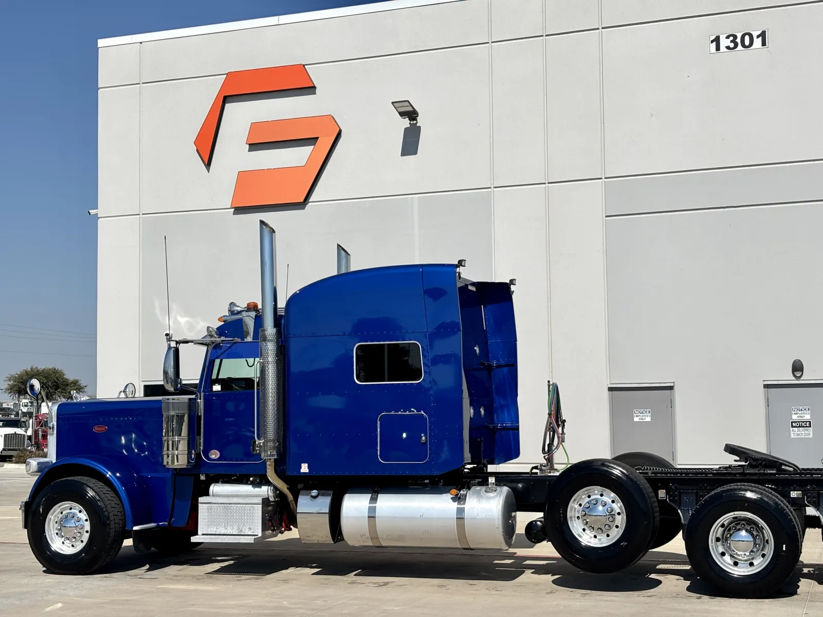 2024 Peterbilt 389 - image 8