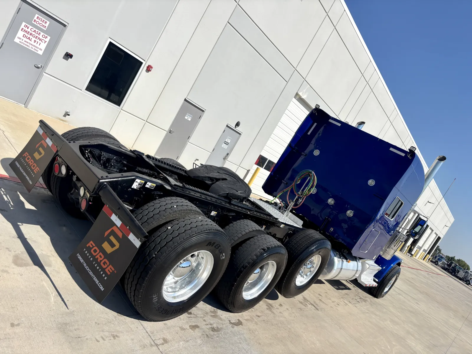 2024 Peterbilt 389 - image 11