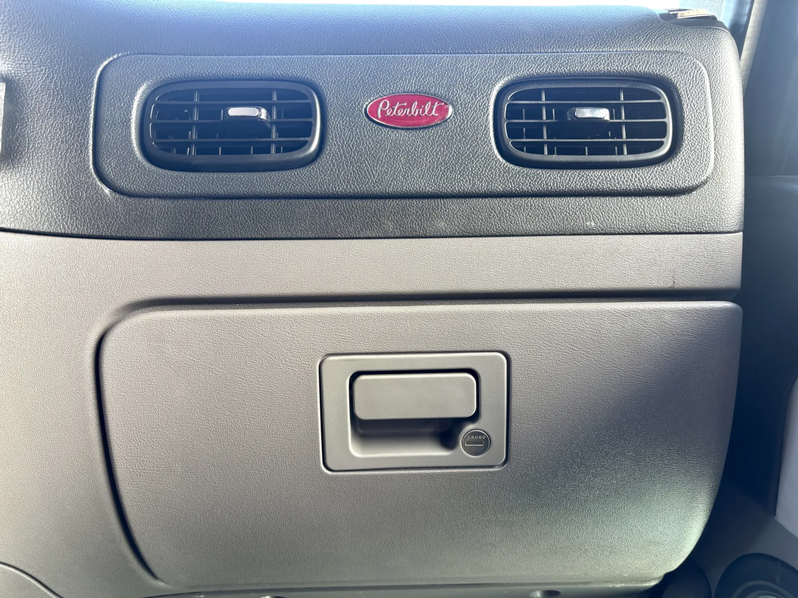 2024 Peterbilt 389 - image 19