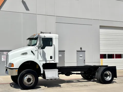 Photos of 2005 KENWORTH T300 for sale in Hutchins, TX at Forge Truck Centers - Texas