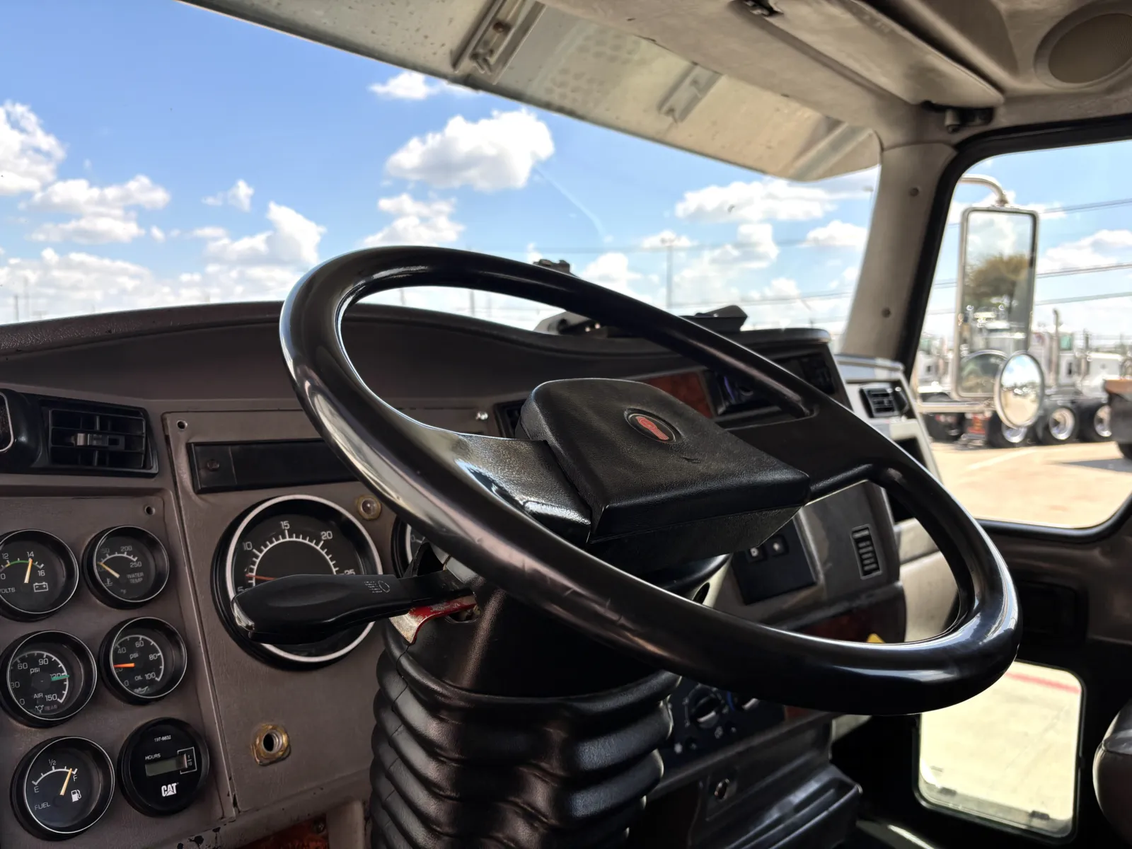 2005 Kenworth - image 15