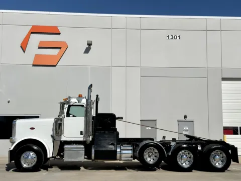 More photos of 2014 PETERBILT 388 at Forge Truck Centers - Texas, TX