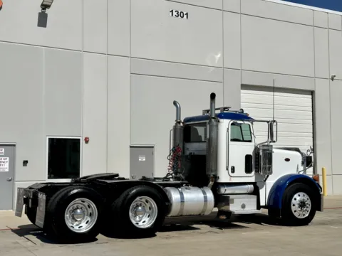 More photos of 2005 PETERBILT 379 at Forge Truck Centers - Texas, TX