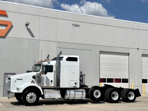 Photos of 2013 KENWORTH T800 for sale in Hutchins, TX at Forge Truck Centers - Texas