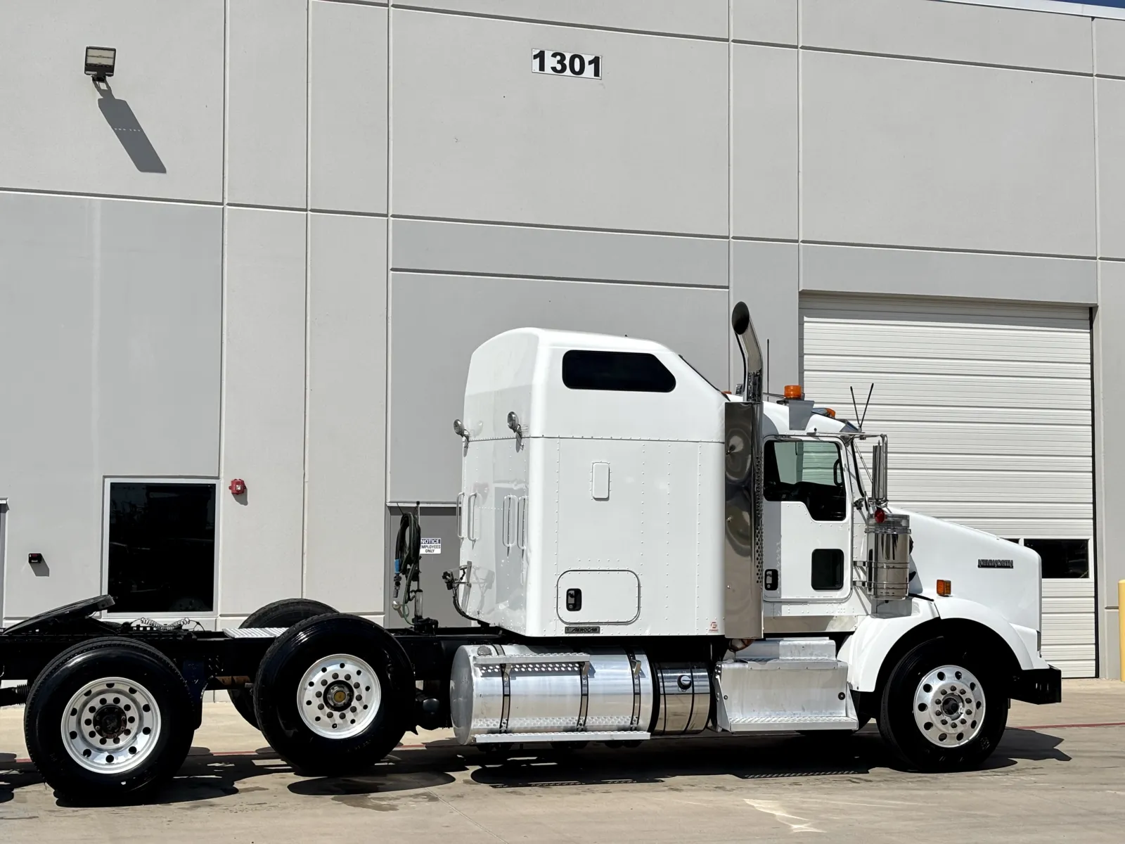 2013 Kenworth T800 - image 7