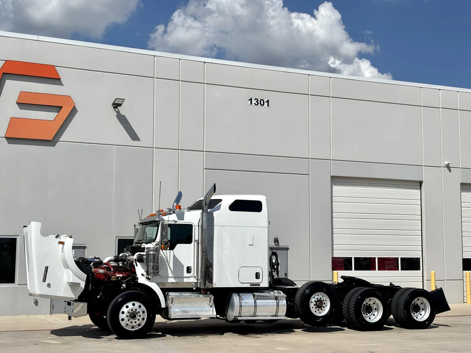 2013 Kenworth T800 - image 10