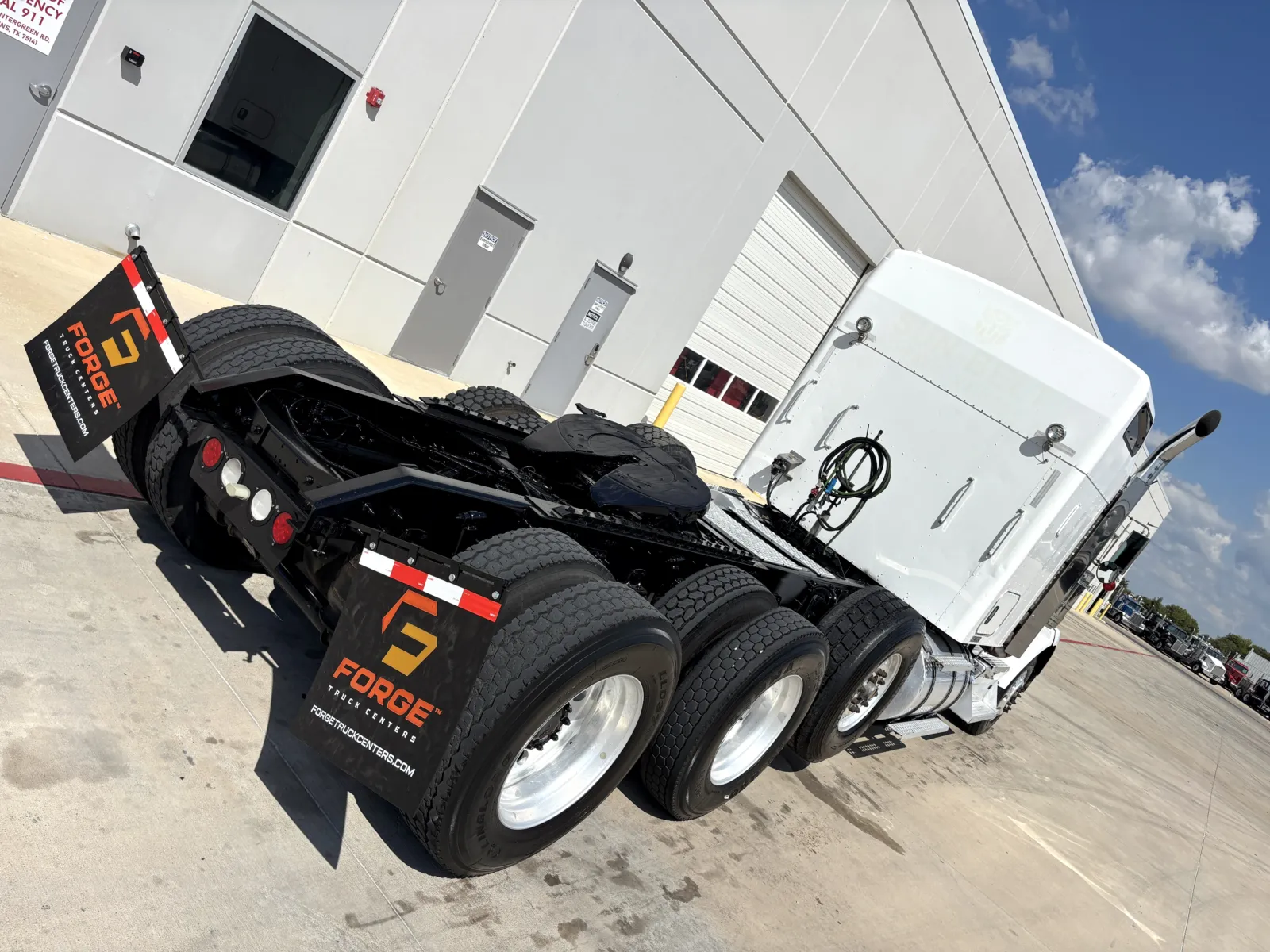 2013 Kenworth T800 - image 11