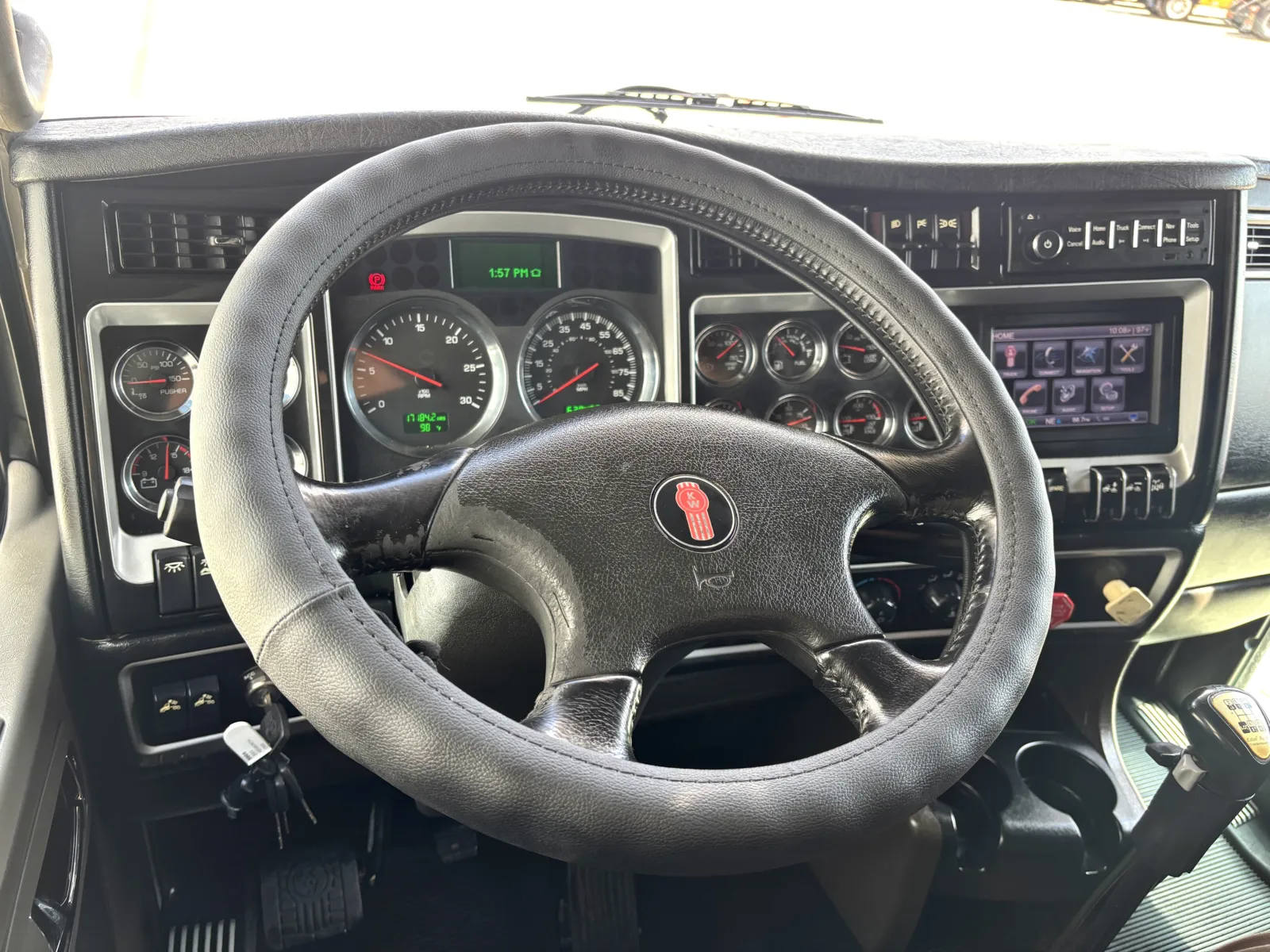 2013 Kenworth T800 - image 16