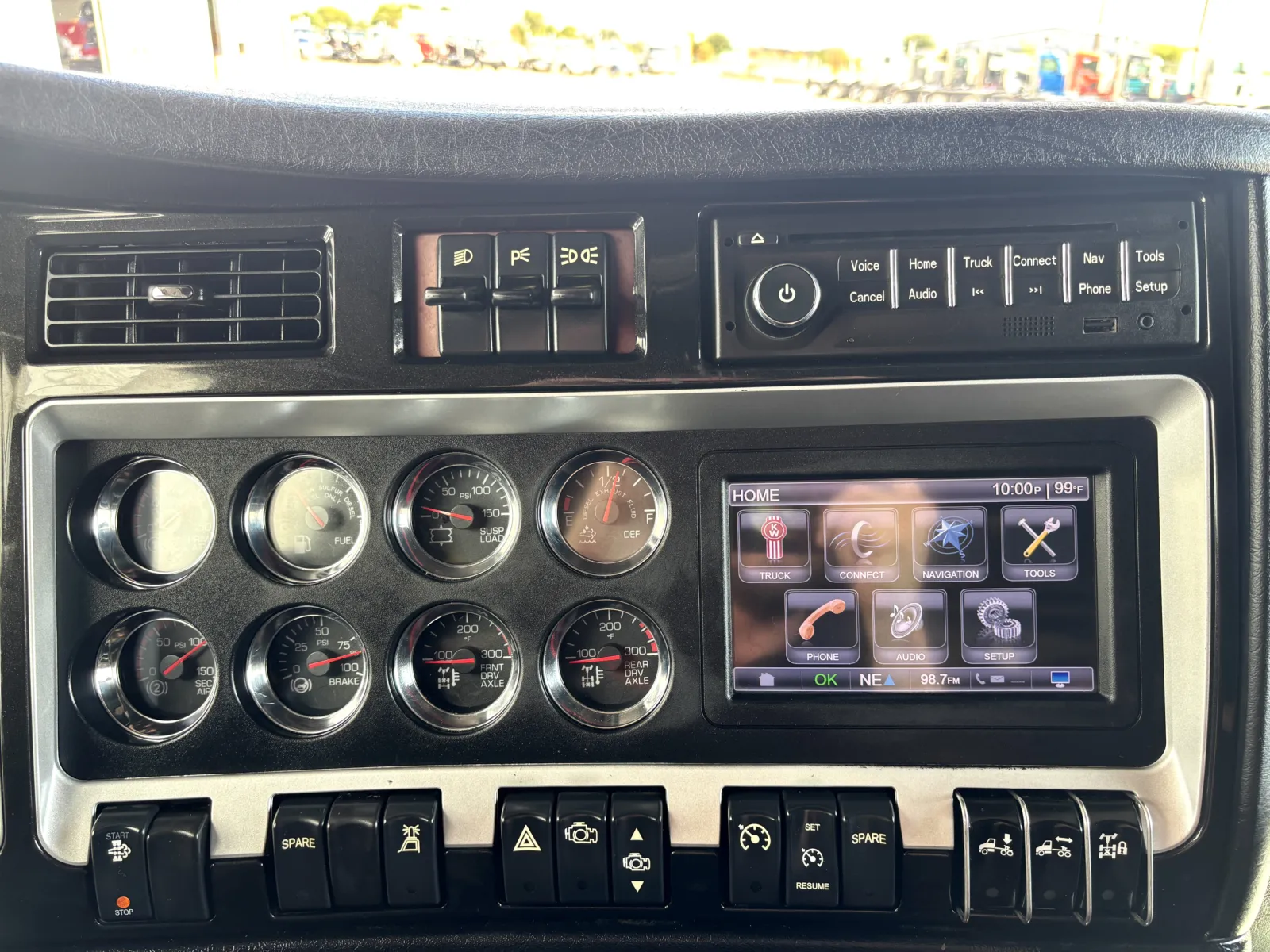 2013 Kenworth T800 - image 18