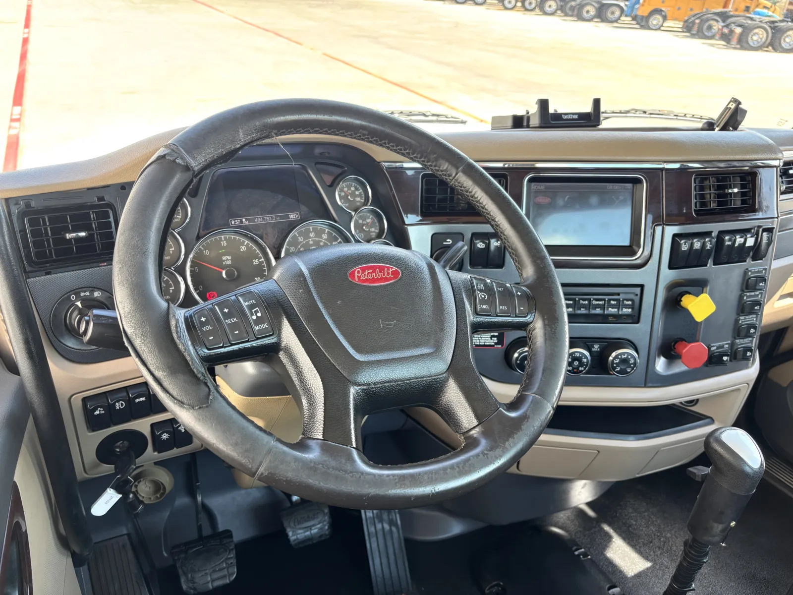 2014 Peterbilt 567 - image 15