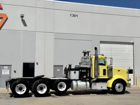 More photos of 2010 PETERBILT 367 at Forge Truck Centers - Texas, TX