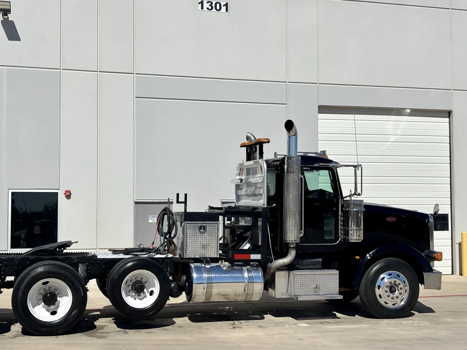 2010 Peterbilt - image 9