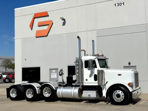 2004 PETERBILT 379 for sale in Hutchins, TX