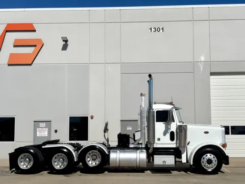 Another view of 2004 PETERBILT 379 for sale in Hutchins, TX at Forge Truck Centers - Texas