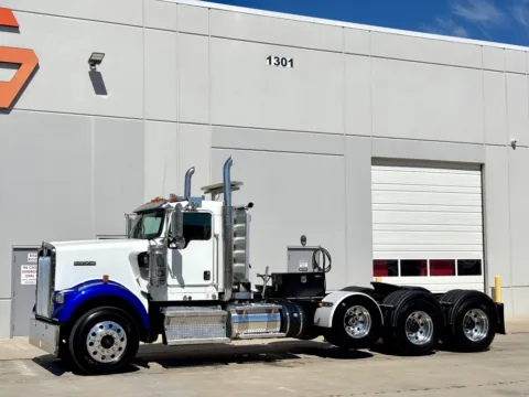 Photos of 2012 KENWORTH W900 for sale in Hutchins, TX at Forge Truck Centers - Texas