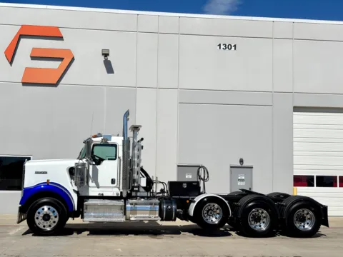 More photos of 2012 KENWORTH W900 at Forge Truck Centers - Texas, TX
