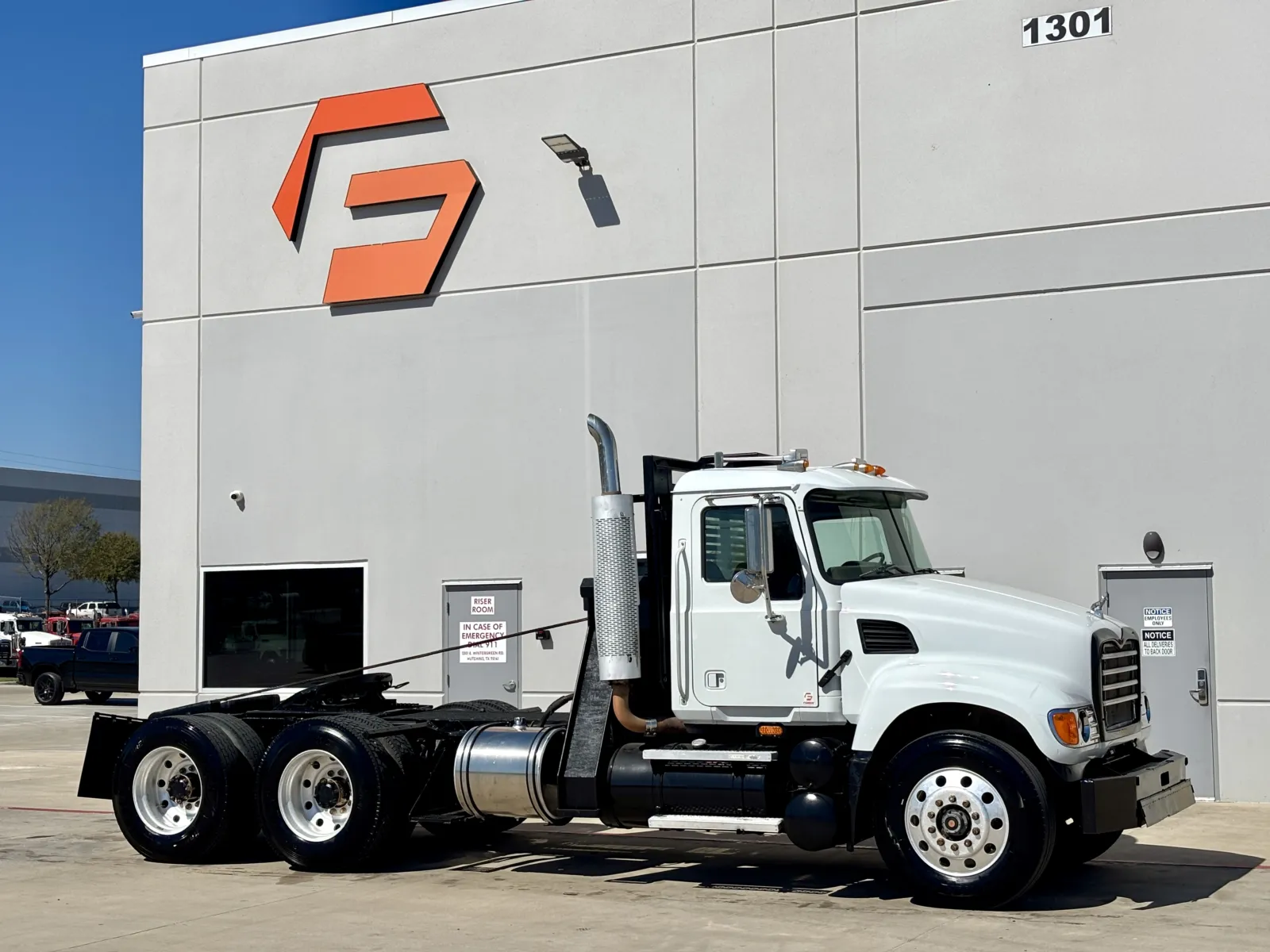 2007 MACK CV713 for sale in Hutchins, TX