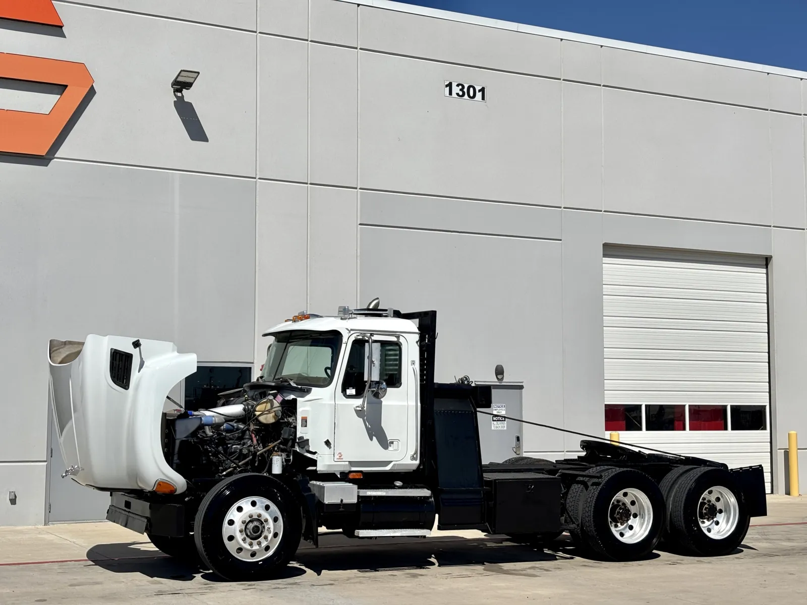 2007 Mack - image 10